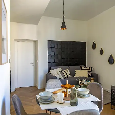 Apartamento Charming 2 Refurbished Super Center 205a